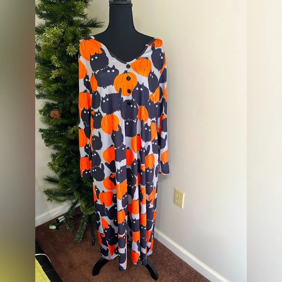 Dresses & Skirts - XL Halloween Pumpkins and Black Cats Long Sleeve Maxi Dress with Pockets